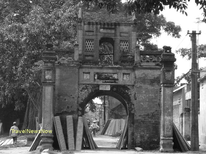 Gate of the Tho Ha Village