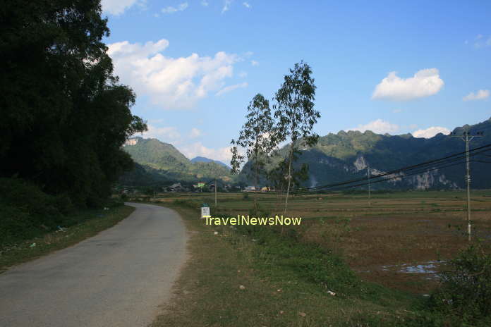 There is a smaller and quiet road to the Ba Be National Park from Thai Nguyen Province which is great for bike tours