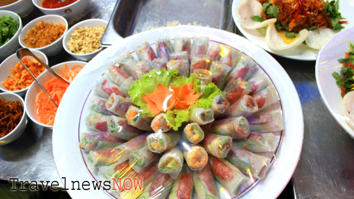 Vietnamese fresh spring rolls (Goi Cuon)