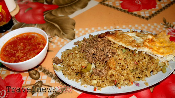 Fried rice with minced beef and egg