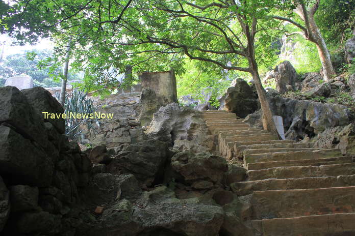 Steps to the Chua Thuong (Upper Pagoda) of the Bich Dong Complex