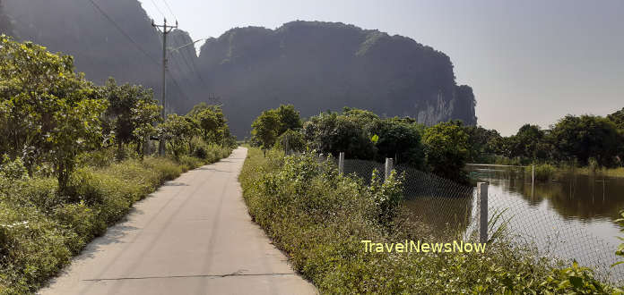 A lovely back road at the Thung Nang Valley, Tam Coc, Ninh Binh